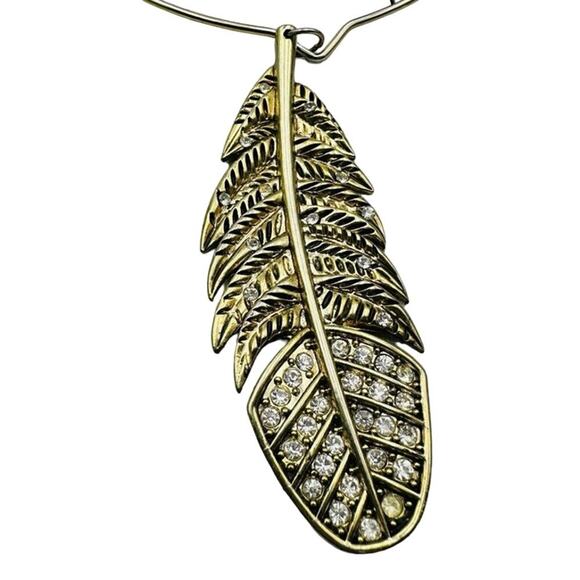 Betsey Johnson Indian Summer Lg
Pave Feather Choker Torque Gold Tone Necklace - Picture 2 of 15